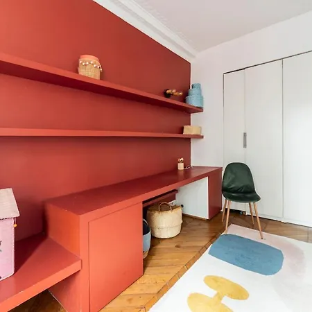 A Cosy Center